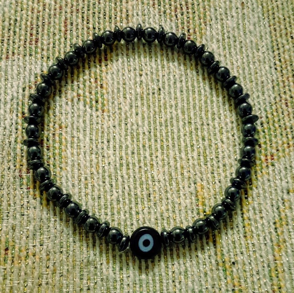 Bracelets - Picture 2 of 5